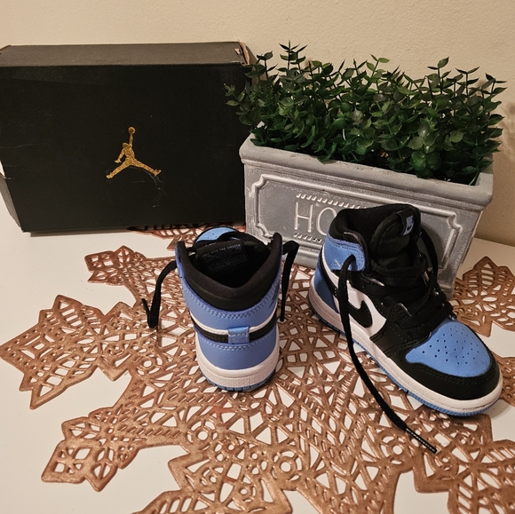 Jordan 1 retro High OG - Picture 6 of 8